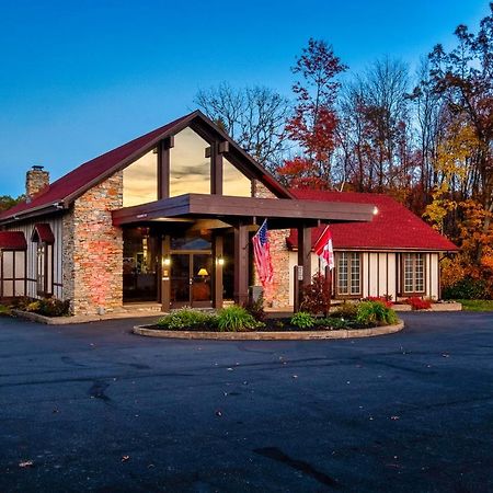 Red Roof Inn & Suites Hazleton Exterior foto