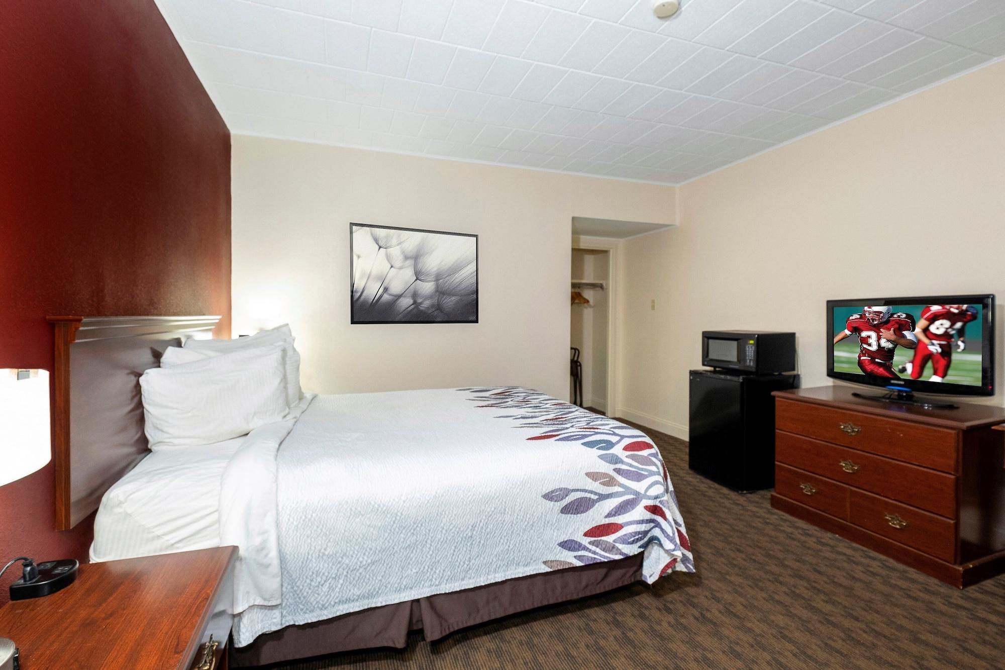 Red Roof Inn & Suites Hazleton Exterior foto
