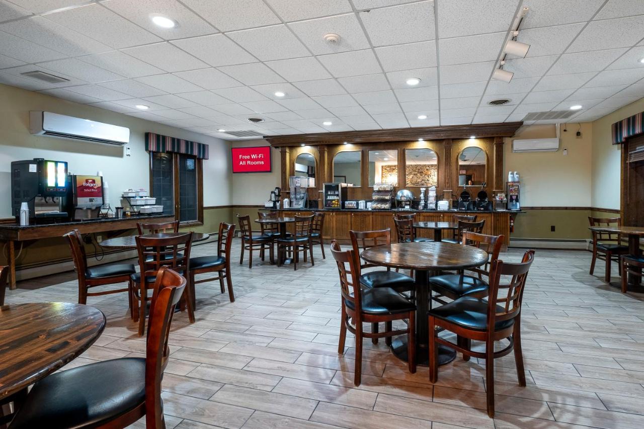 Red Roof Inn & Suites Hazleton Exterior foto