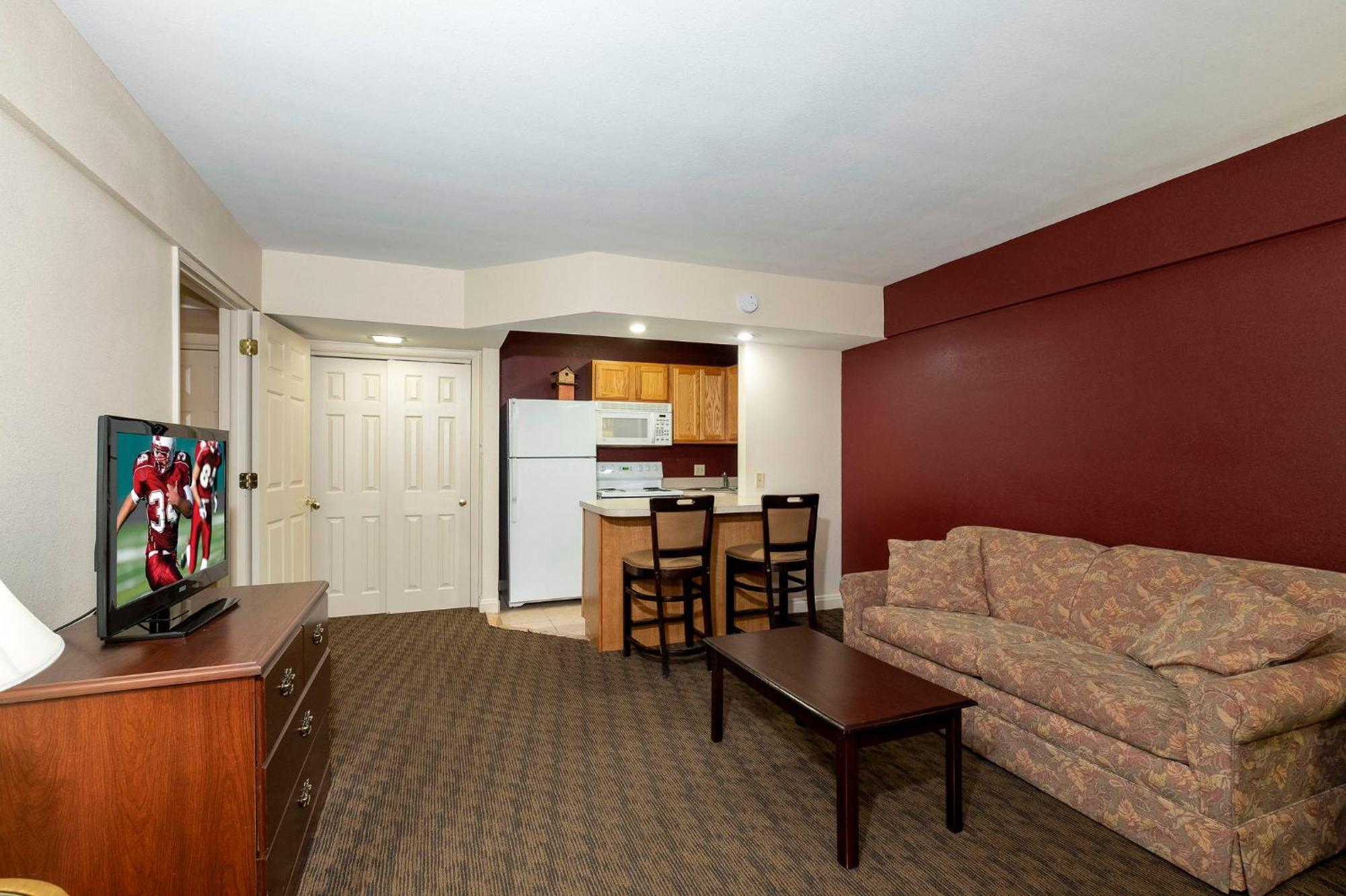 Red Roof Inn & Suites Hazleton Exterior foto