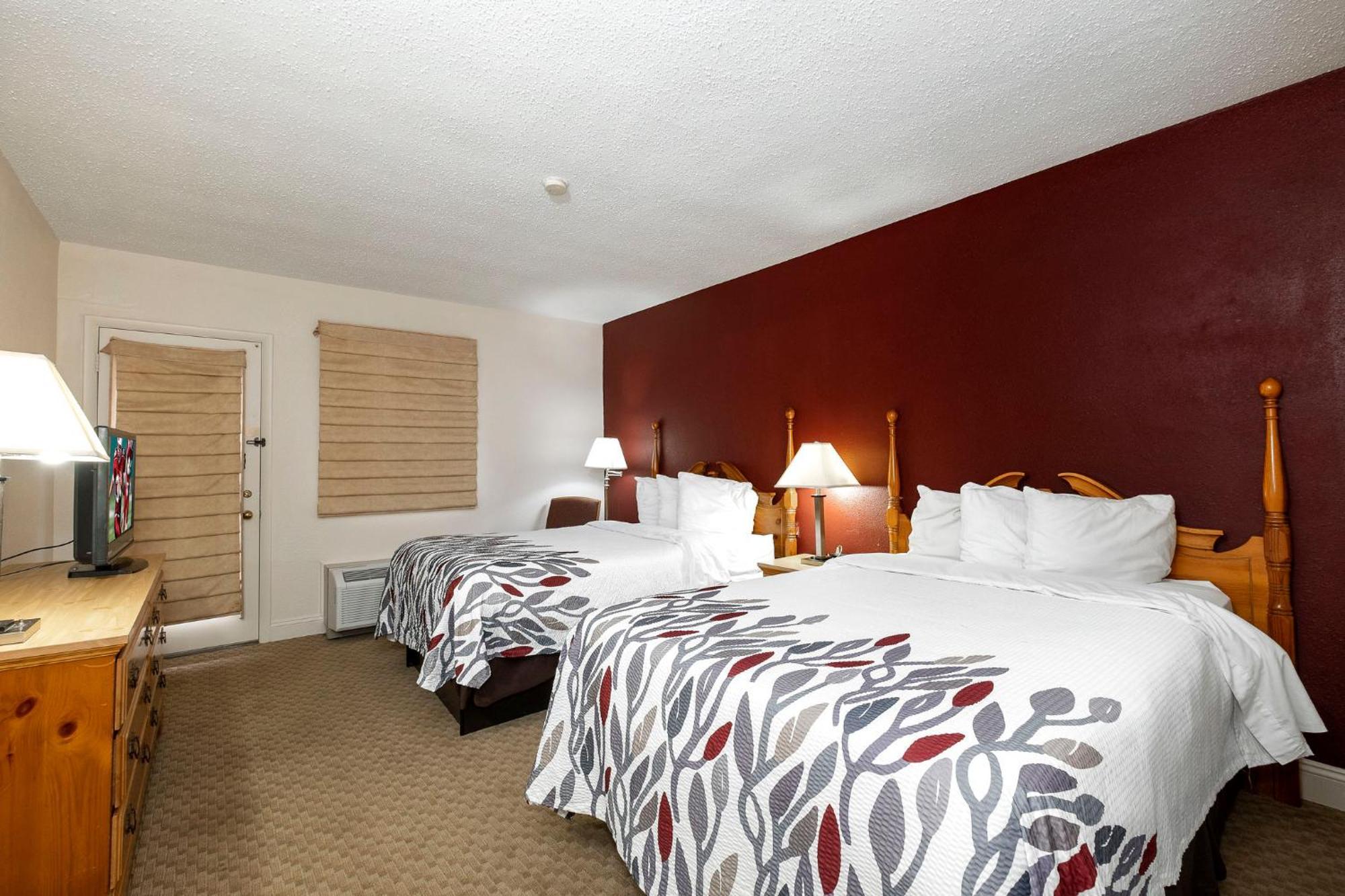 Red Roof Inn & Suites Hazleton Exterior foto